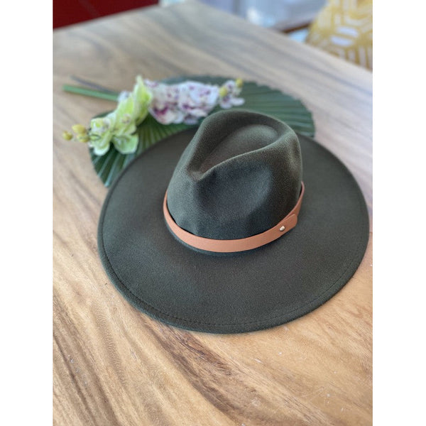 Wide brim panama hat in vegan felt