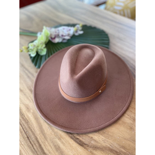 Wide brim panama hat in vegan felt