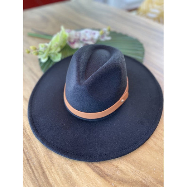 Wide brim panama hat in vegan felt