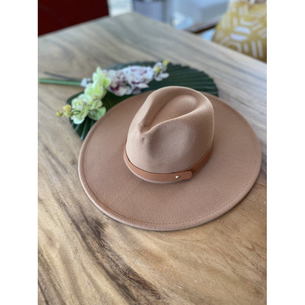 Wide brim panama hat in vegan felt