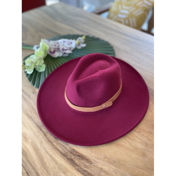 Wide brim panama hat in vegan felt